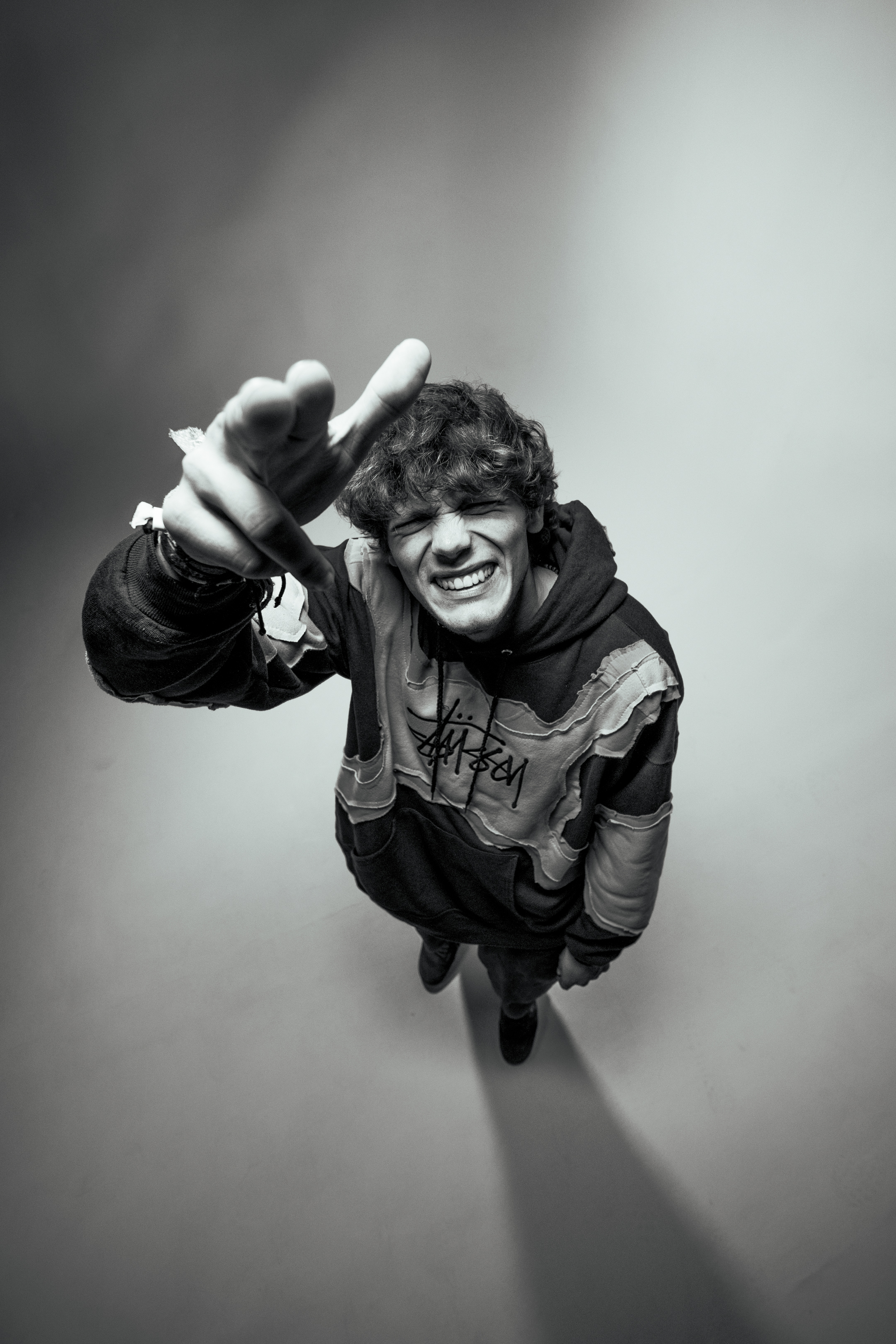 LUIV — pointing portrait
